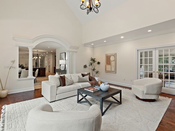 113 Skyview Lane, New Canaan CT 06840
