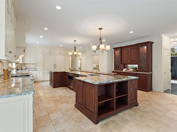 113 Skyview Lane, New Canaan CT 06840