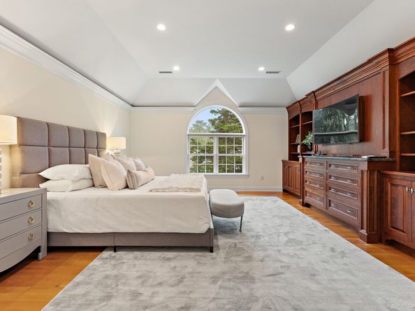 113 Skyview Lane, New Canaan CT 06840