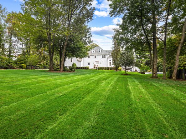 113 Skyview Lane, New Canaan CT 06840