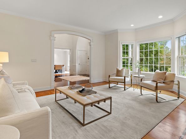 113 Skyview Lane, New Canaan CT 06840