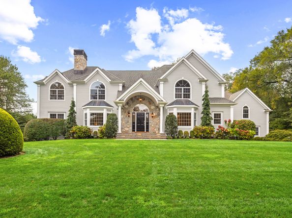 113 Skyview Lane, New Canaan CT 06840