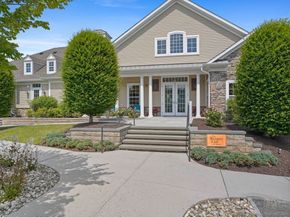 22 Brentwood Circle 22, Danbury CT 06810