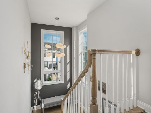22 Brentwood Circle 22, Danbury CT 06810