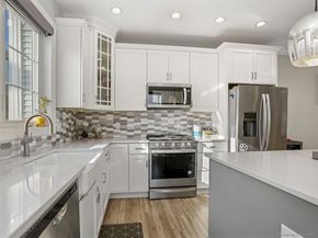 22 Brentwood Circle 22, Danbury CT 06810