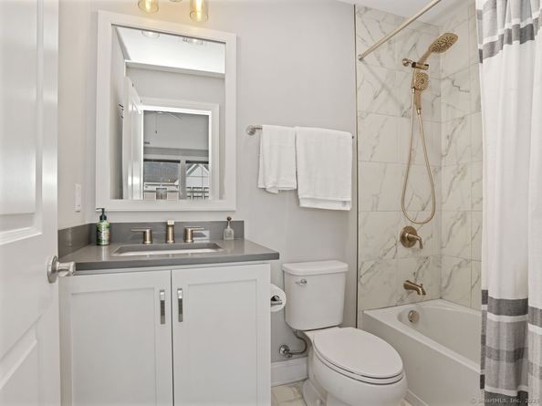 22 Brentwood Circle 22, Danbury CT 06810