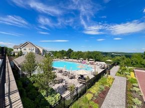 22 Brentwood Circle 22, Danbury CT 06810