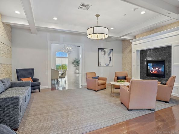 22 Brentwood Circle 22, Danbury CT 06810