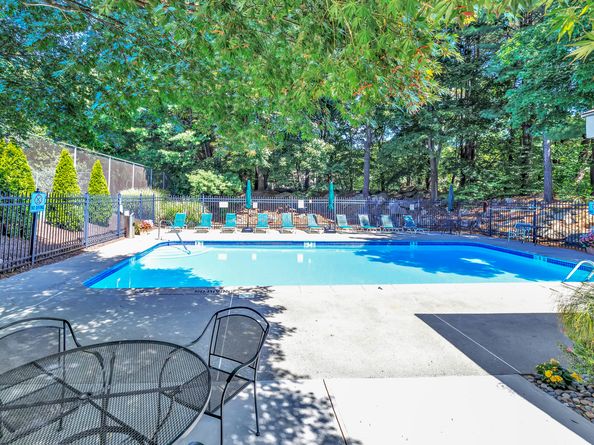 61 Country Walk 61, Shelton CT 06484