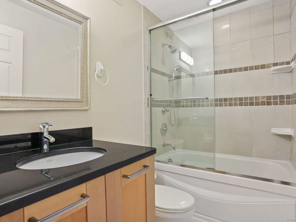 19 Rivendell Drive 19, Shelton CT 06484