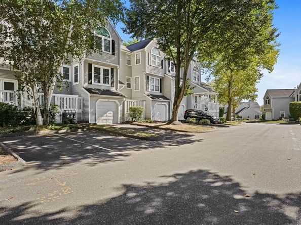 19 Rivendell Drive 19, Shelton CT 06484