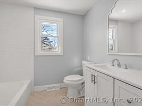 261 High Street, Fairfield CT 06824