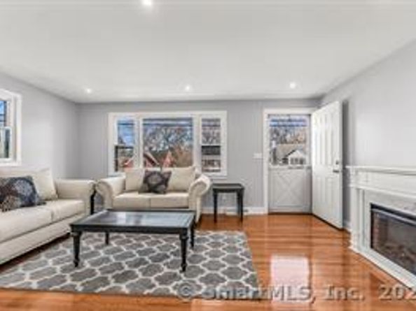 261 High Street, Fairfield CT 06824