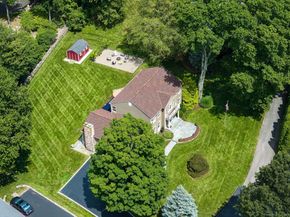 8 Leeds Lane, Darien CT 06820