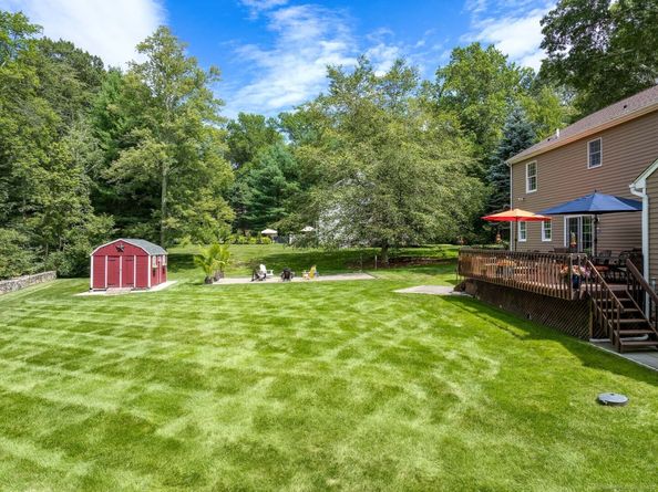 8 Leeds Lane, Darien CT 06820
