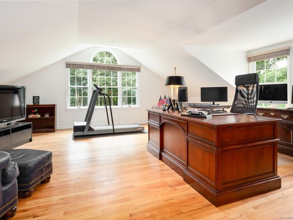 8 Leeds Lane, Darien CT 06820