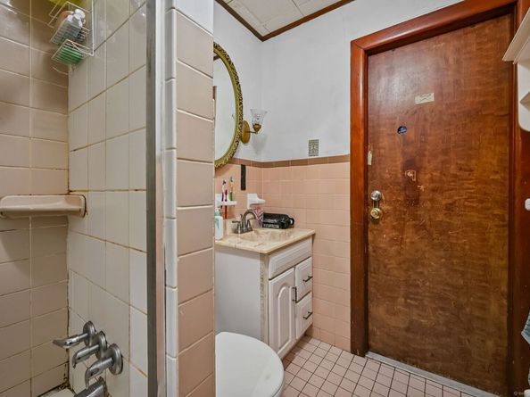 15 Seeley Street, Bridgeport CT 06605
