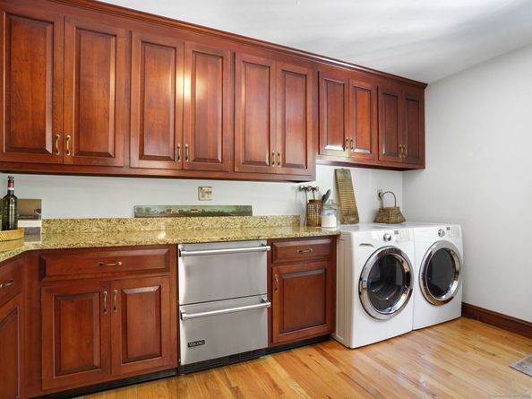 54 Barnswallow Drive, Trumbull CT 06611