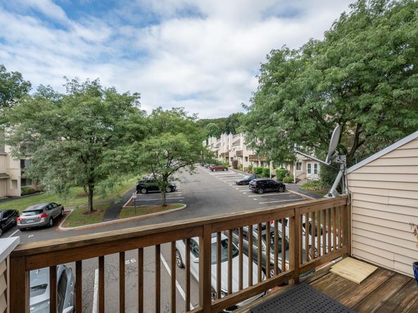 8 Rose Lane APT 1812, Danbury CT 06811