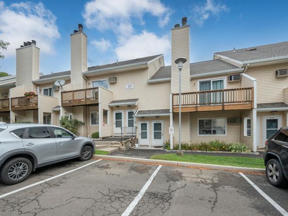 8 Rose Lane APT 1812, Danbury CT 06811