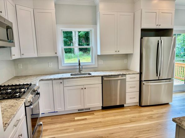 2 Garry, Danbury CT 06810