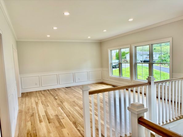 2 Garry, Danbury CT 06810