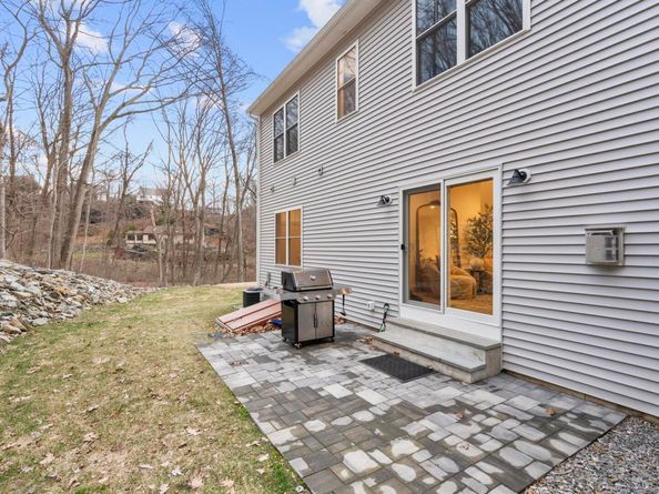 32 Spindrift Lane 32, Shelton CT 06484