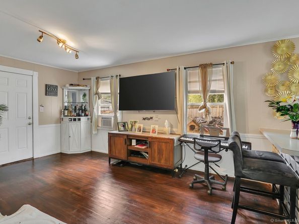197 Dupont Place, Bridgeport CT 06610