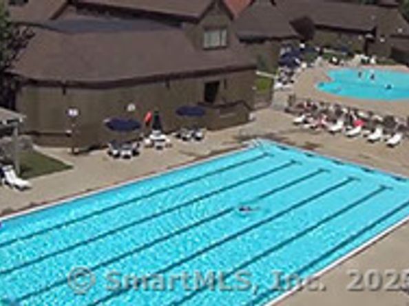 87 Creek Lane A, Stratford CT 06614