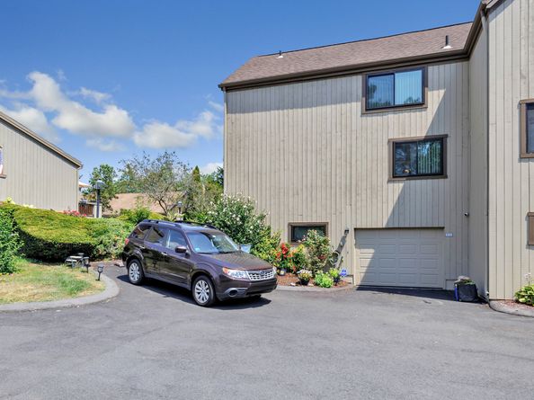 87 Creek Lane A, Stratford CT 06614