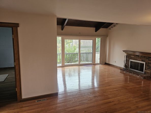 87 Creek Lane A, Stratford CT 06614