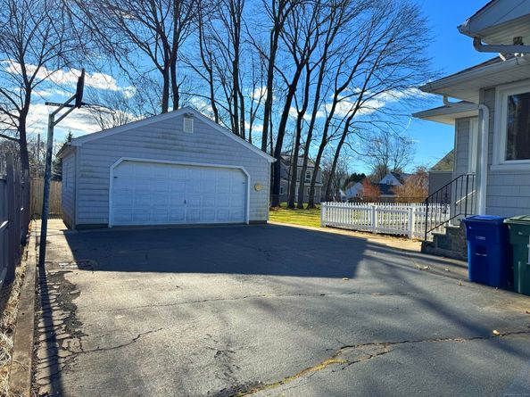 121 Richfield Road, Bridgeport CT 06606