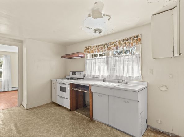 179 Verna Hill Road, Fairfield CT 06824