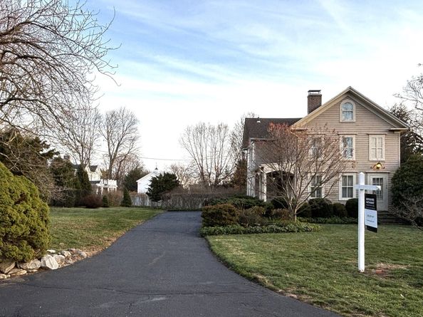 179 Verna Hill Road, Fairfield CT 06824