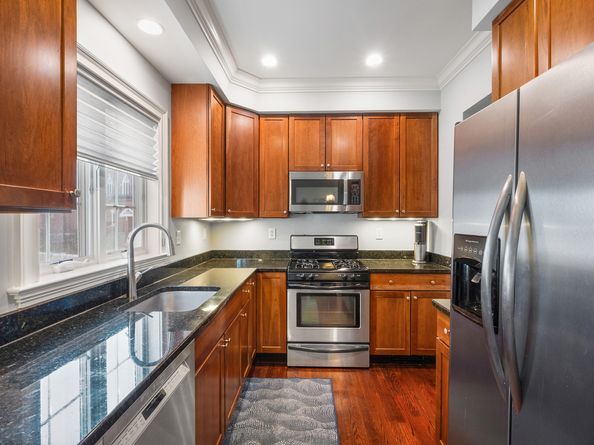 160 Glenbrook Road 6B, Stamford CT 06902