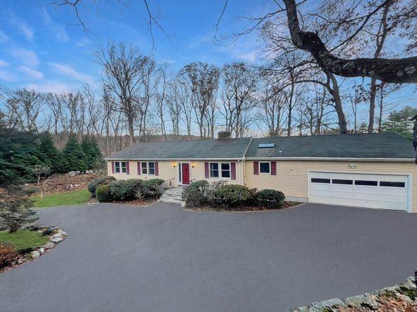 88 Rockridge Lane, Stamford CT 06903