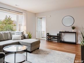 40 Village Walk 40, Wilton CT 06897
