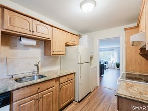 40 Village Walk 40, Wilton CT 06897