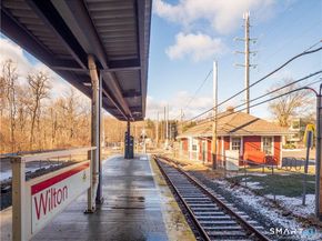 40 Village Walk 40, Wilton CT 06897