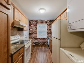 40 Village Walk 40, Wilton CT 06897