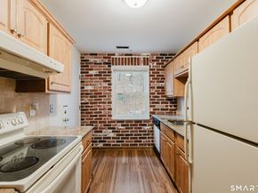 40 Village Walk 40, Wilton CT 06897