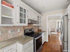 43 Village Walk 43, Wilton CT 06897