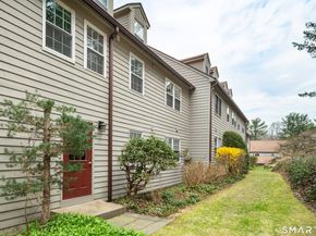 43 Village Walk 43, Wilton CT 06897