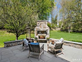 10 Queens Lane, Darien CT 06820