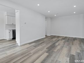 154 Cold Spring Road APT 18, Stamford CT 06905