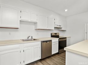 15 Victory Street APT 12, Stamford CT 06902