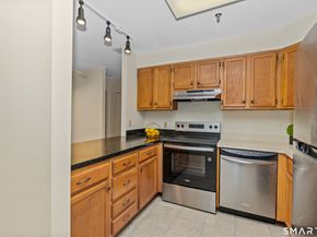 51 Schuyler Avenue APT 7E, Stamford CT 06902