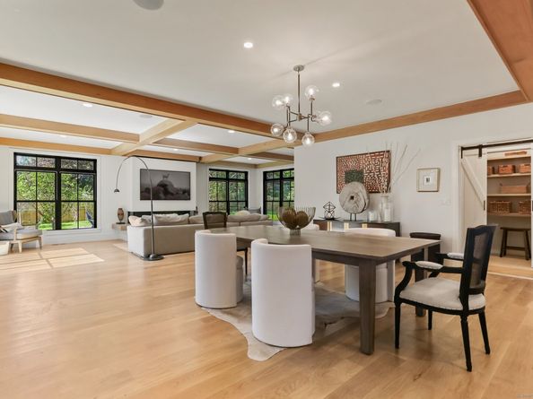 52 Garibaldi Lane, New Canaan CT 06840