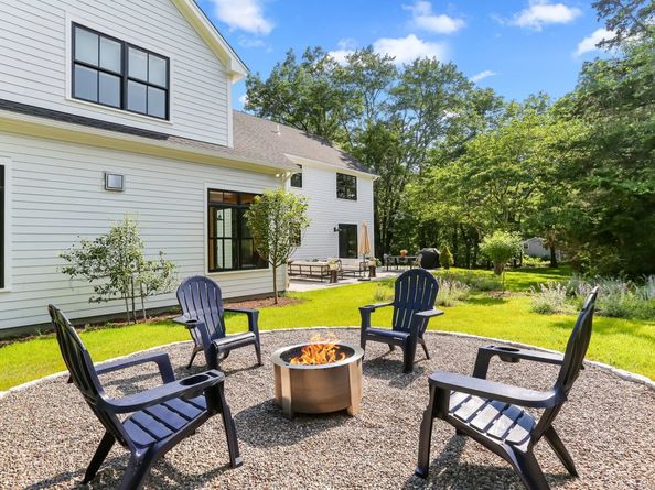 52 Garibaldi Lane, New Canaan CT 06840