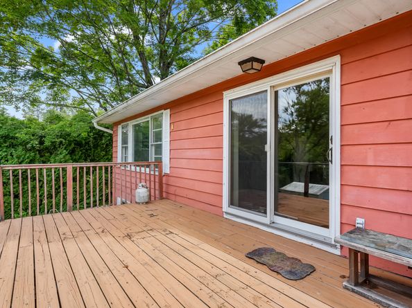 44 N Lake Shore Drive, Brookfield CT 06804